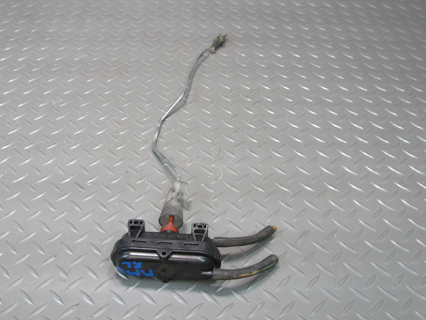 75-85 Mercedes W123 300D Rear Left Door Lock Vacuum Actuator OEM