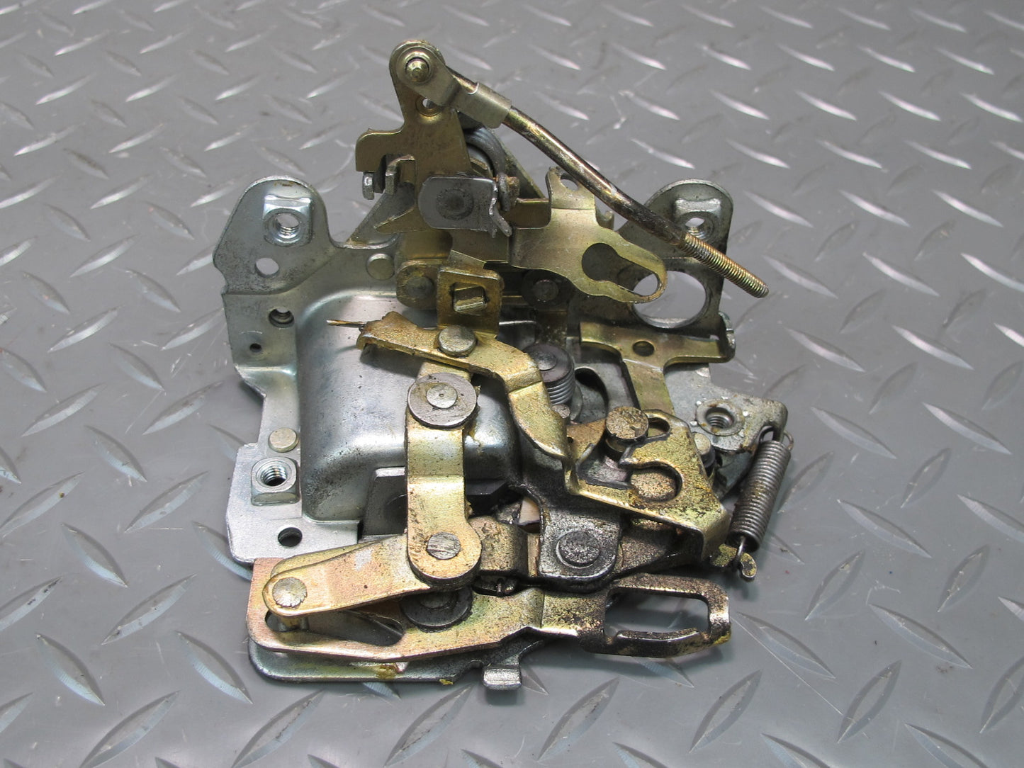 75-85 Mercedes W123 300D Front Right Door Lock Latch OEM