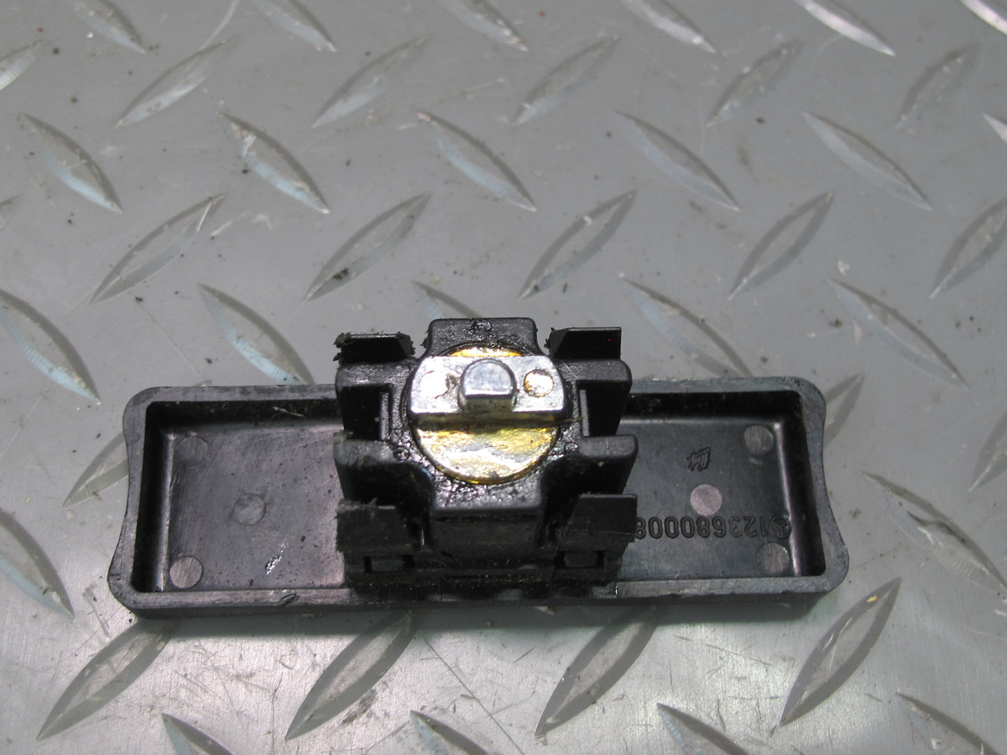 81-85 Mercedes W123 300D Ignition Switch Door Handle & Trunk Lock KEY Set OEM