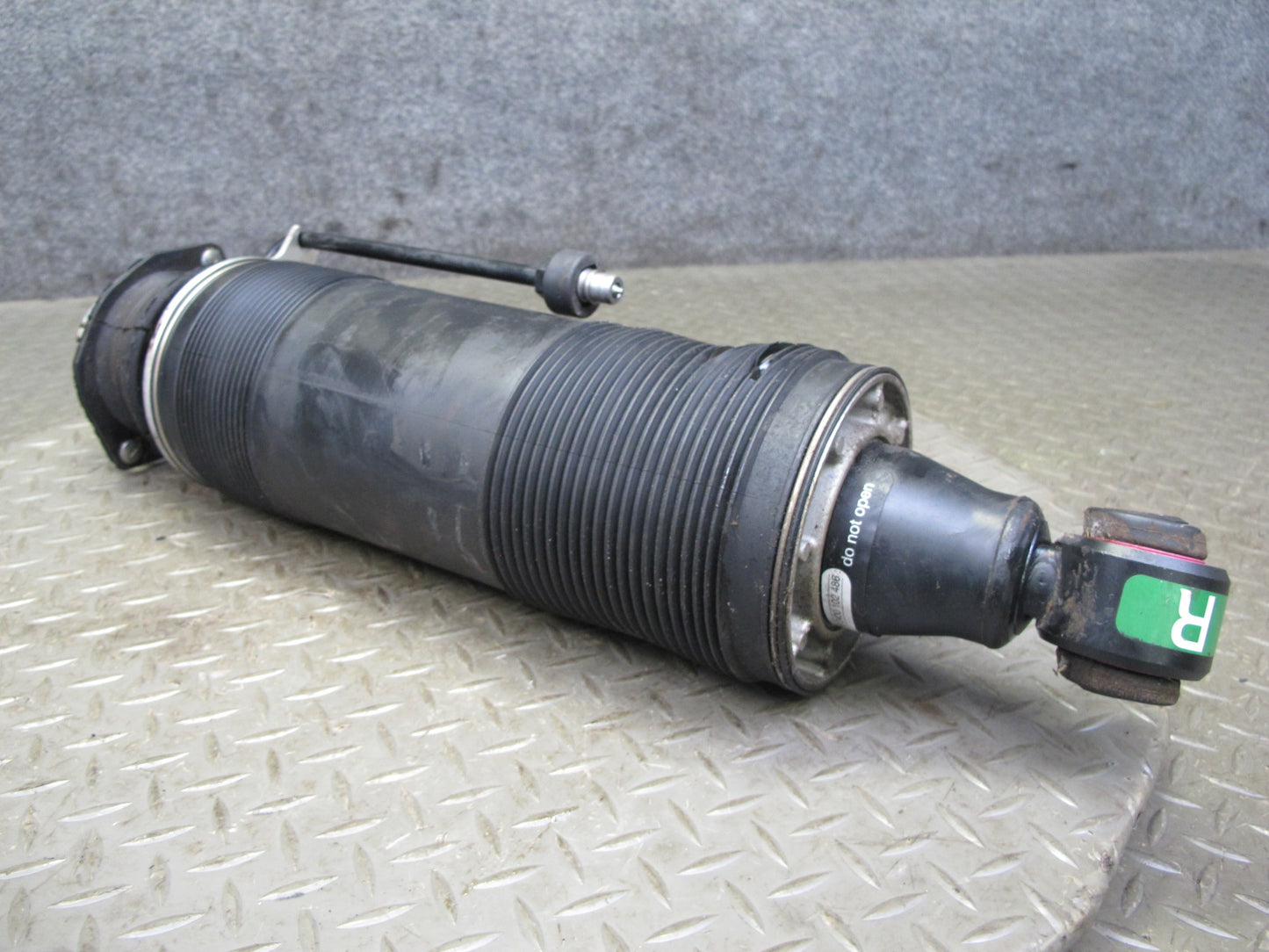 03-06 Mercedes R230 SL Rear Right ABC Hydraulic Strut Shock Absorber OEM