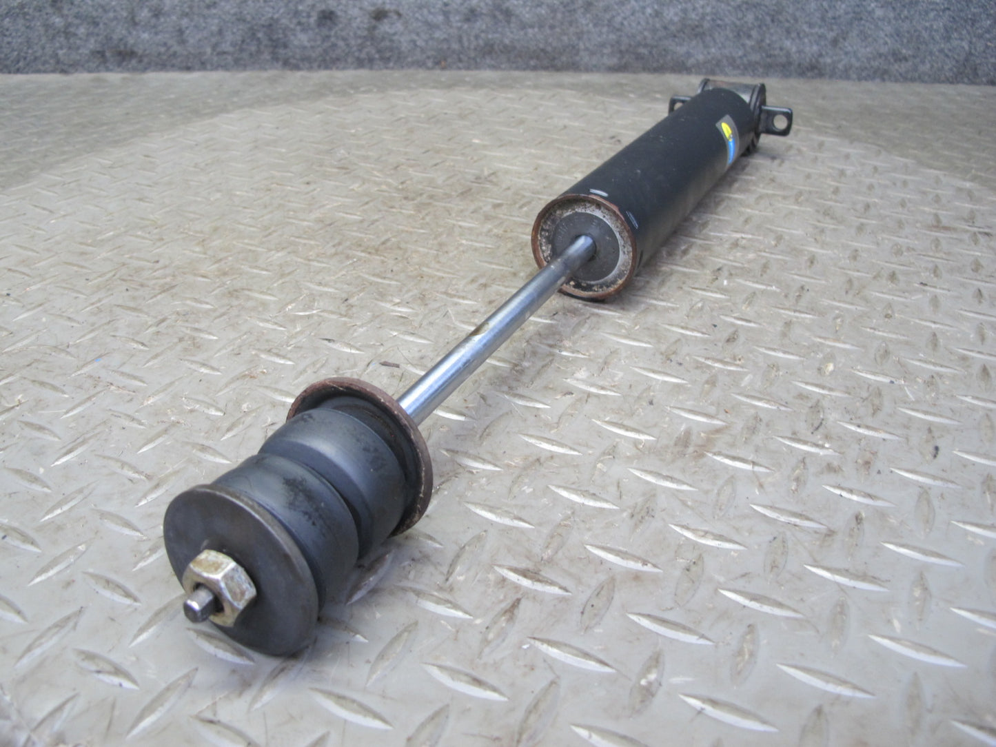 75-85 Mercedes W123 300D Sedan Rear Left Right Strut Shock Absorber Set Bilstein