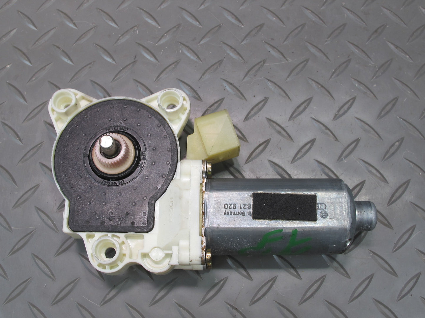 03-08 Mercedes R230 Sl-class Left Door Window Motor 2308200942 OEM