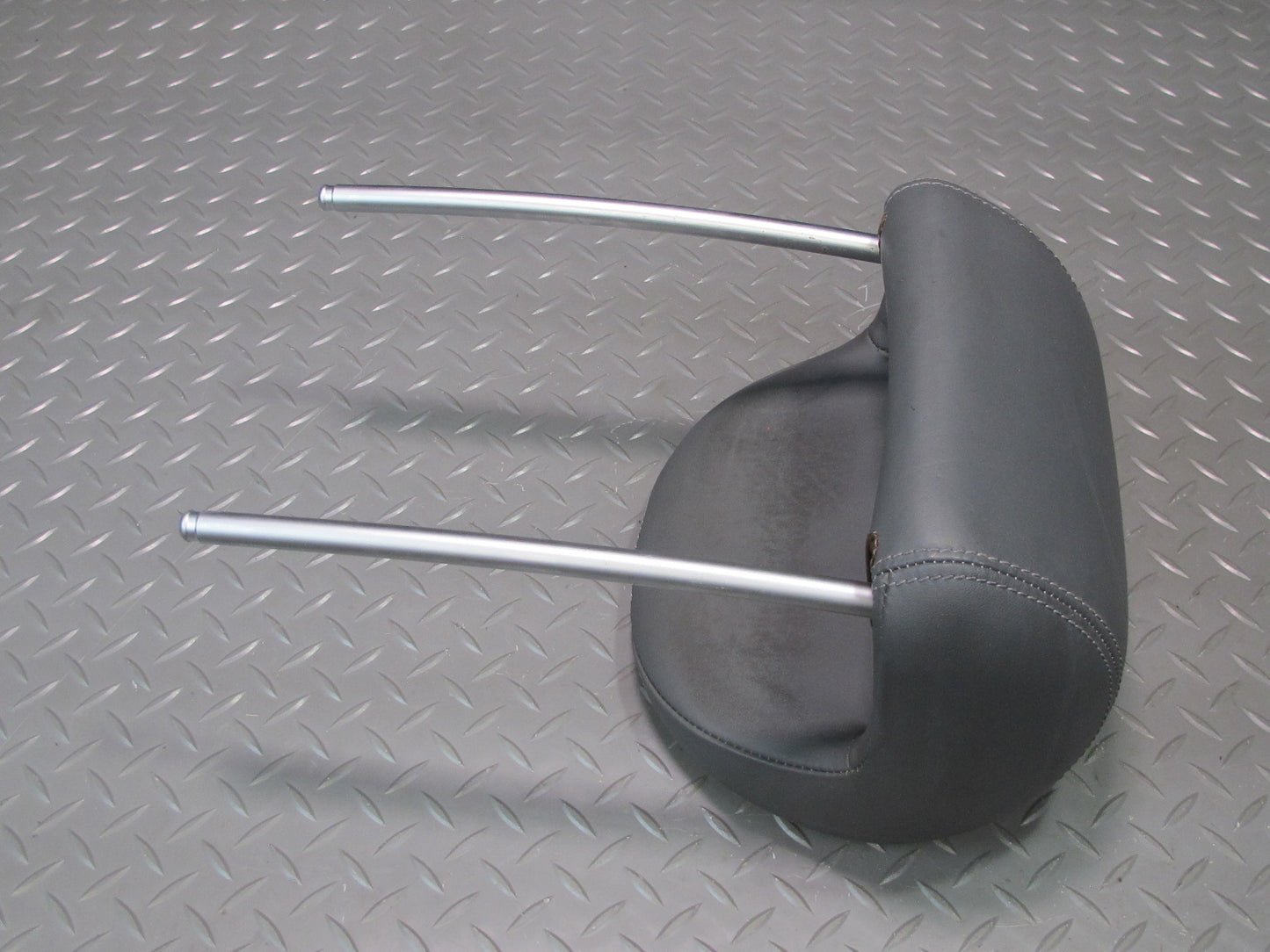 03-06 Mercedes R230 Sl-class Set of 2 Front Left & Right Leather Headrest OEM