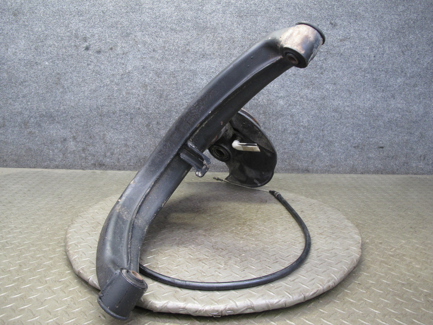 77-85 Mercedes W123 300D Sedan Rear Right Spindle Knuckle Wheel Hub Bearing OEM