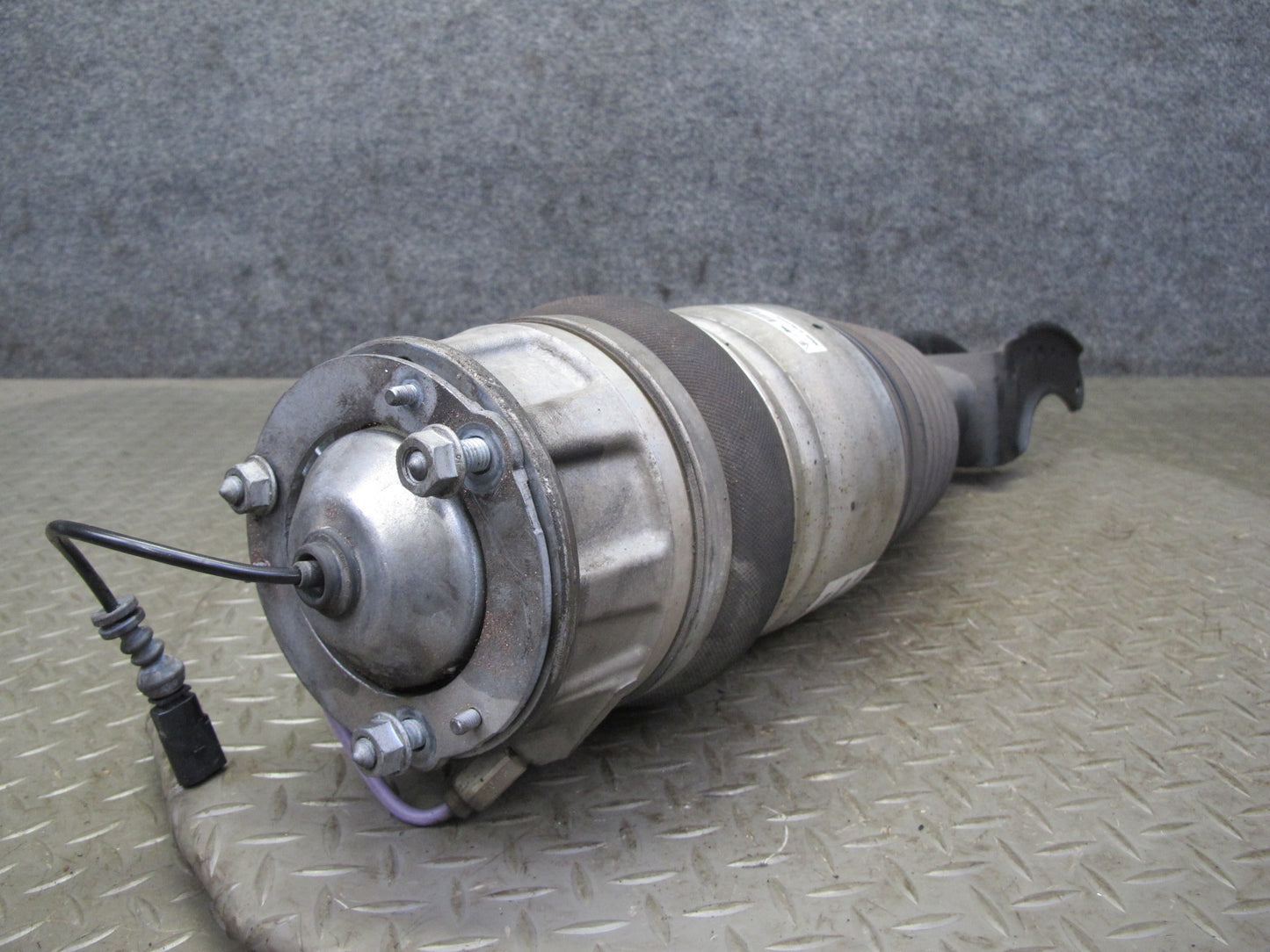 2011-2018 Porsche Cayenne S 958 4.8L Front Left Air Ride Shock Strut Absorber