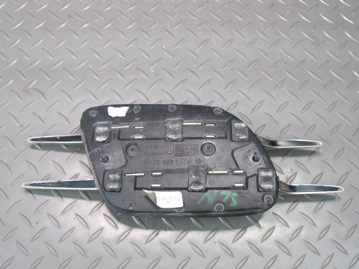 03-08 Mercedes R230 SL600 V12 Set of 2 Front Fender Grille Vent Trim Molding OEM