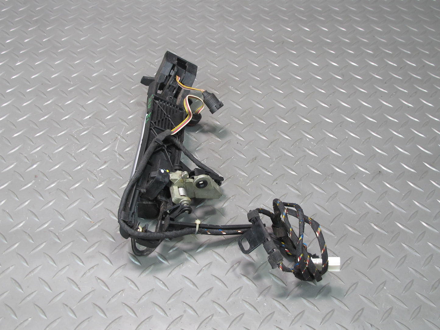 03-06 Mercedes R230 Sl-class Left Door Exterior Handle w Keyless Entry OEM