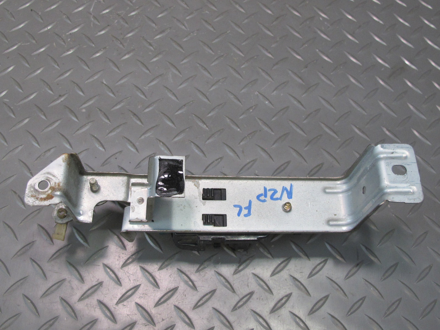 90-96 Nissan Z32 300ZX Coupe Left Door Interior Handle w Mount Bracket OEM