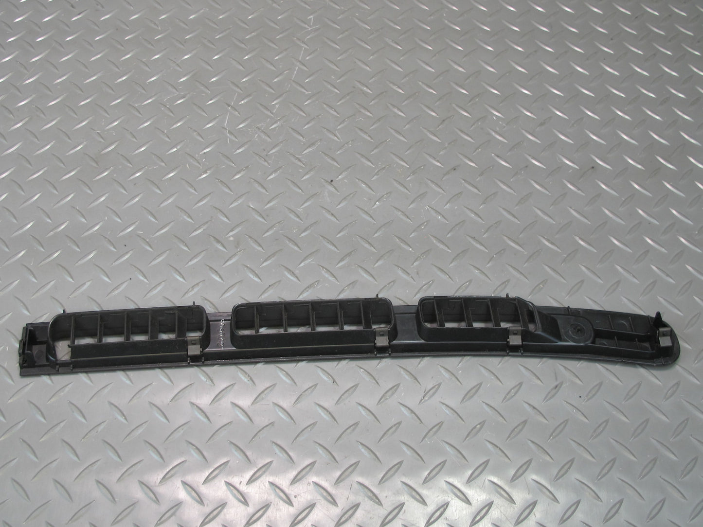 90-95 Nissan Z32 300ZX Dash Front Windshield Defrost Air Vent Grille Set OEM