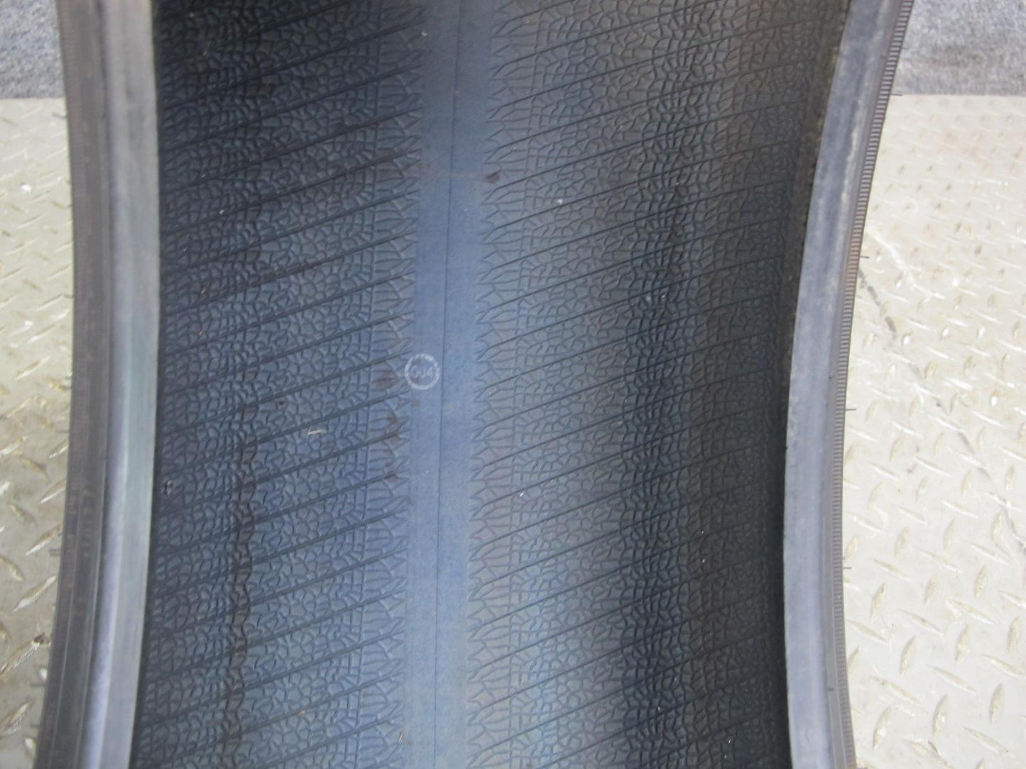 Evoluxx Capricorn UHP ALL Season Tire 225/50 R16 96V 2924 8/32 Tread