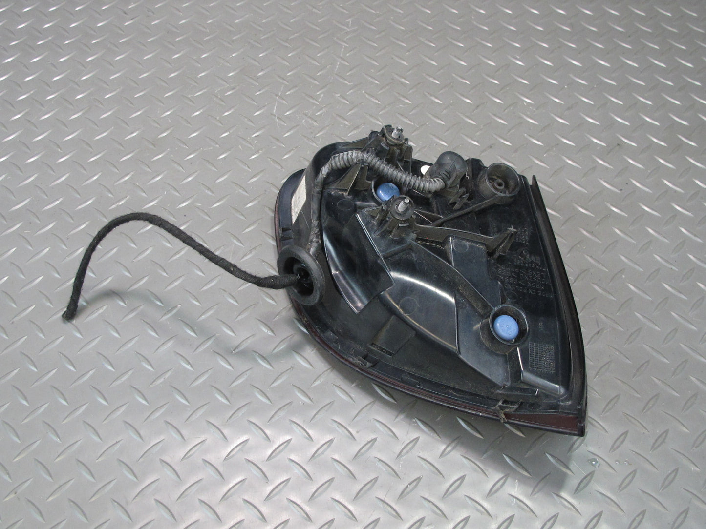 2011-2014 Porsche Cayenne 958 Rear Right Passenger Side Inner Tail Light Lamp