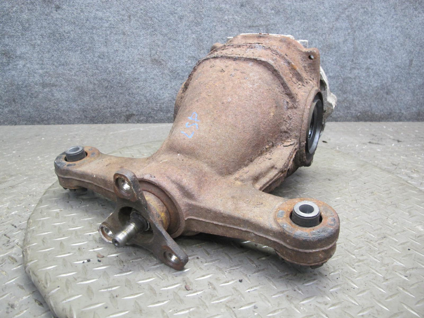 04-06 Lexus UCF30L LS430 Rear Differential Carrier 3.769 Ratio 82k Miles OEM