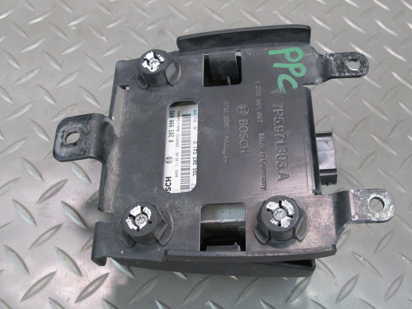 2011-2014 Porsche Cayenne 958 Front Bumper Radar Distance Cruise Control Module