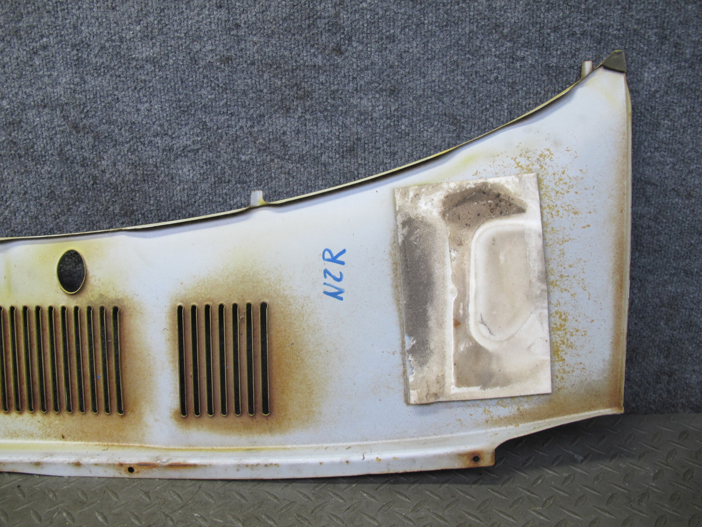 75-78 Datsun S30 280Z Front Hood Wiper Vent Cowl Trim Panel Yellow OEM