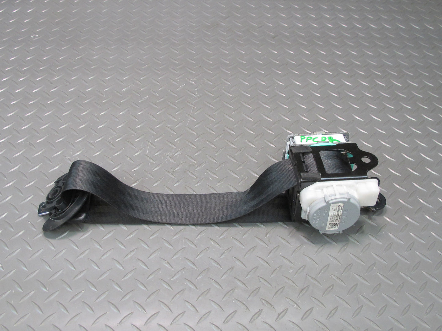 11-18 PORSCHE CAYENNE 958 REAR RIGHT PASSENGER SIDE SEATBELT RETRACTOR OEM