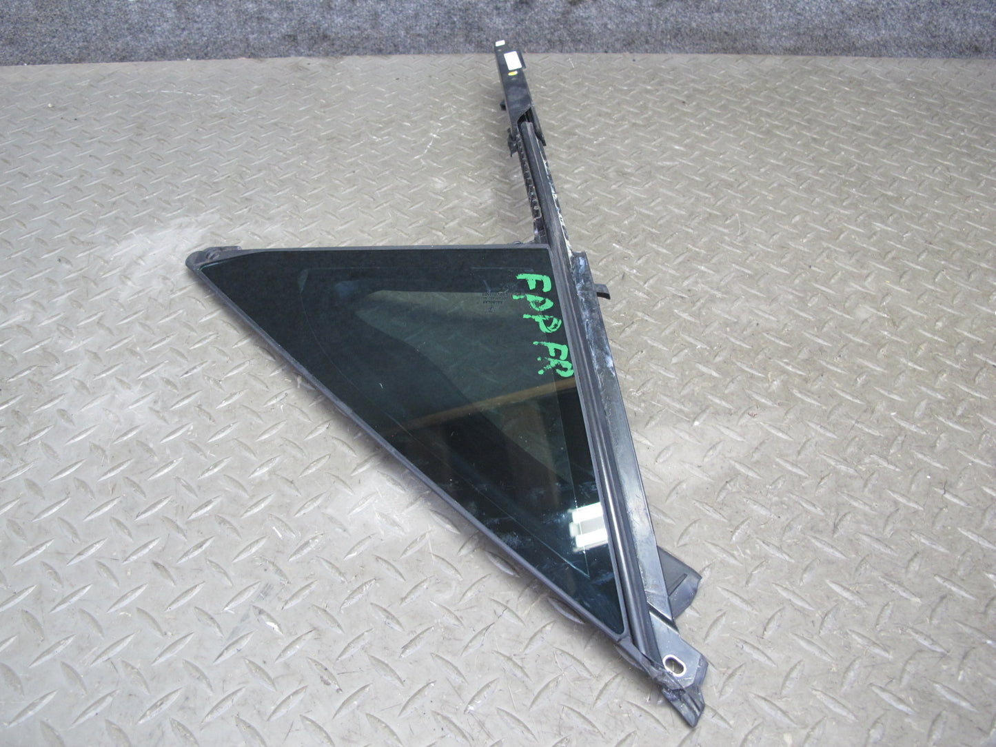 17-23 Porsche Panamera 971 Front Right Door Fixed Glass Window 971845114B