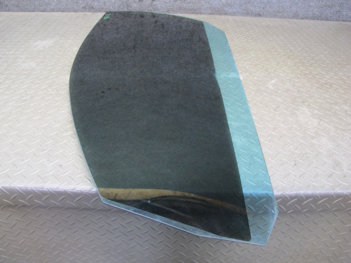 06-09 VW Golf MK5 R32 GTI Rabbit 2DR Front Left Driver Door Glass Window OEM