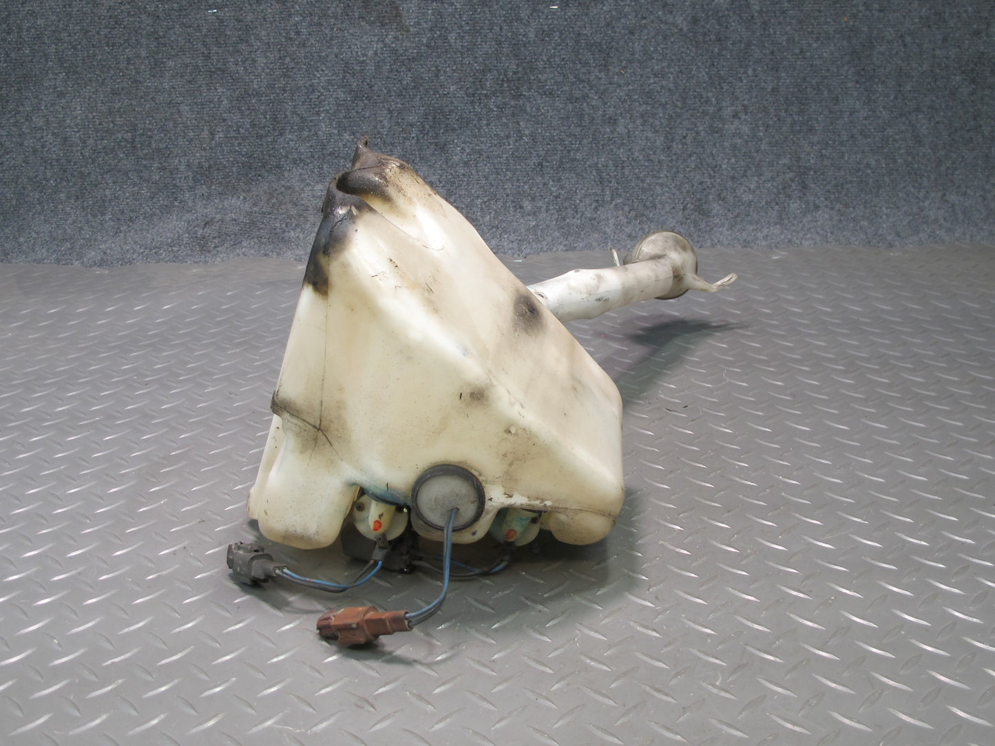 90-91 Nissan Z32 300ZX 2+2 Windshield Washer Reservoir Tank w Pumps Assembly OEM