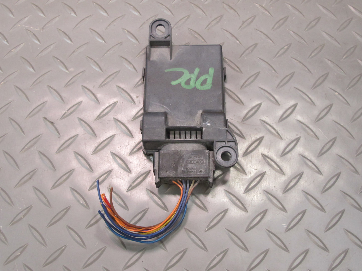 2011-2014 Porsche Cayenne 958 TPMS Tire Pressure Monitor Control Module