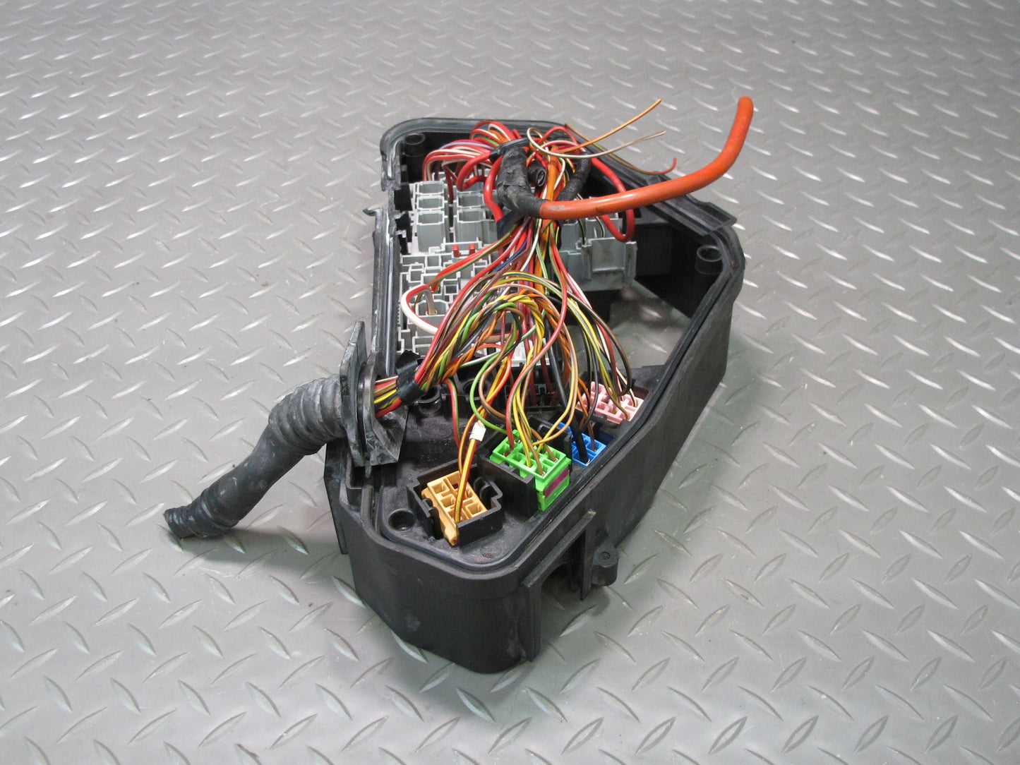 2011-2018 Porsche Cayenne 958 Fuse Relay Box Module Unit