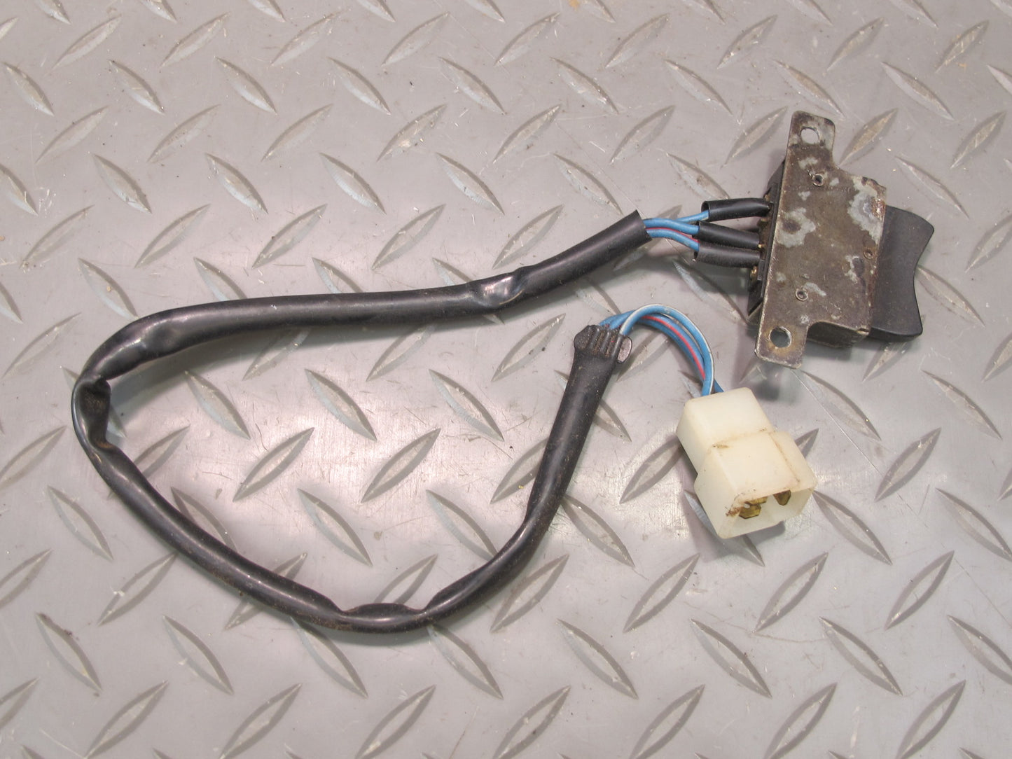 75-78 Datsun S30 280Z Rear Window Defrost Button Switch OEM