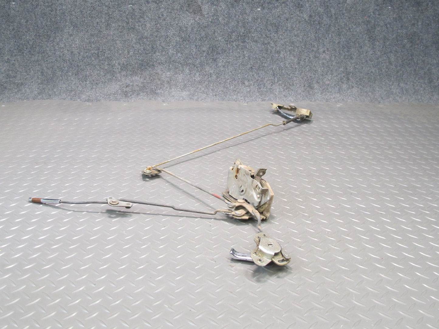 77-78 Datsun S30 280Z 2+2 Right Door Lock Latch Actuator w Handle OEM