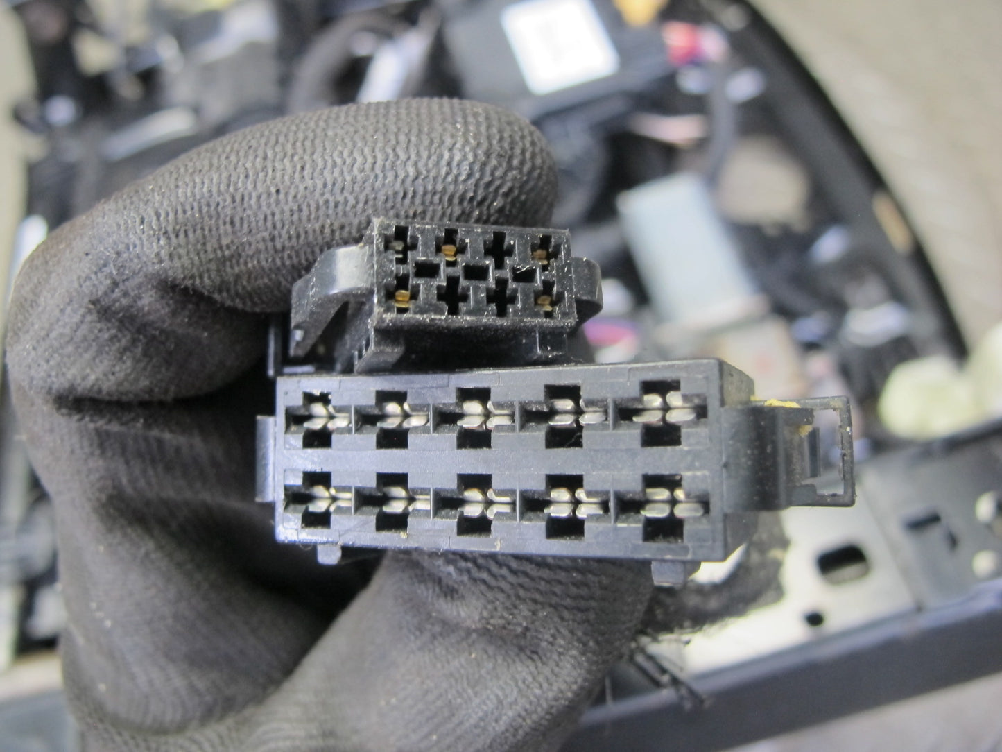 11-18 Porsche Cayenne 958 Front Left Side Lower Seat Rail Frame Track W/ Motor