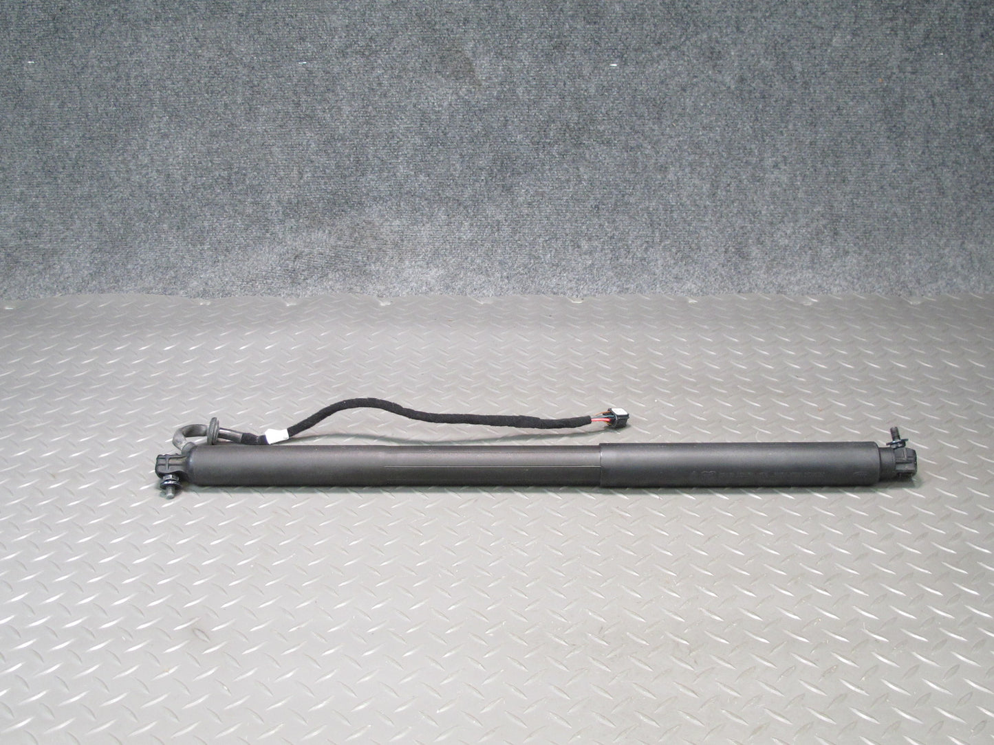 17-23 Porsche Panamera 971 Rear Left & Right Trunk Lid Lift Support Strut Set