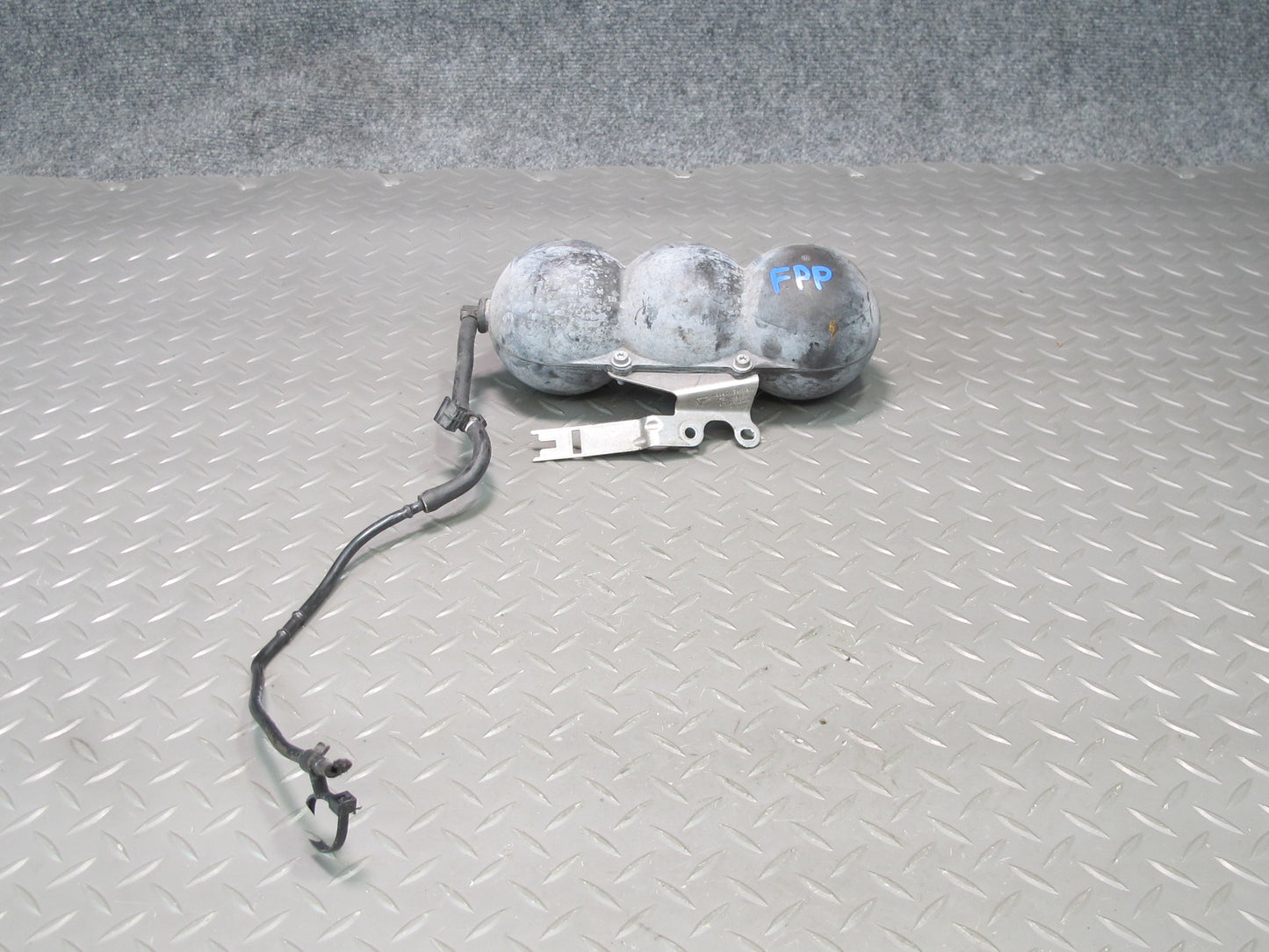 17-23 Porsche Panamera 971 Vacuum Pressure Reservoir Tank 420131541