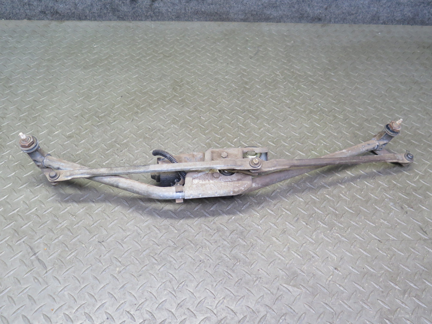 99-03 VW Eurovan T4 Windshield Wiper Transmission Linkage w Motor OEM