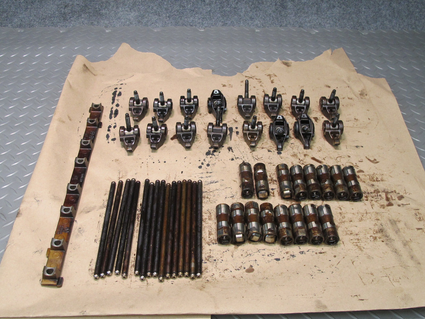 2003-2007 Hummer H2 6.0L V8 Engine Motor Rocker Arm Support Push Rod Lifter Set