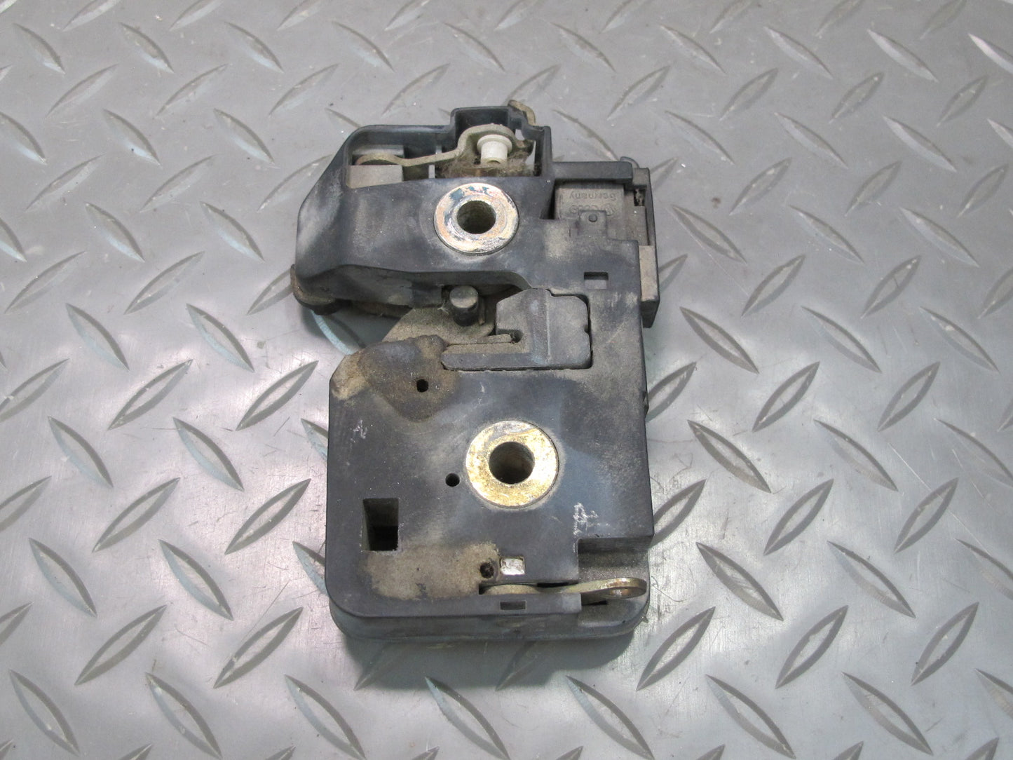 97-03 VW Eurovan T4 Rear Trunk Tailgate Hatch Lock Latch 701829211H OEM