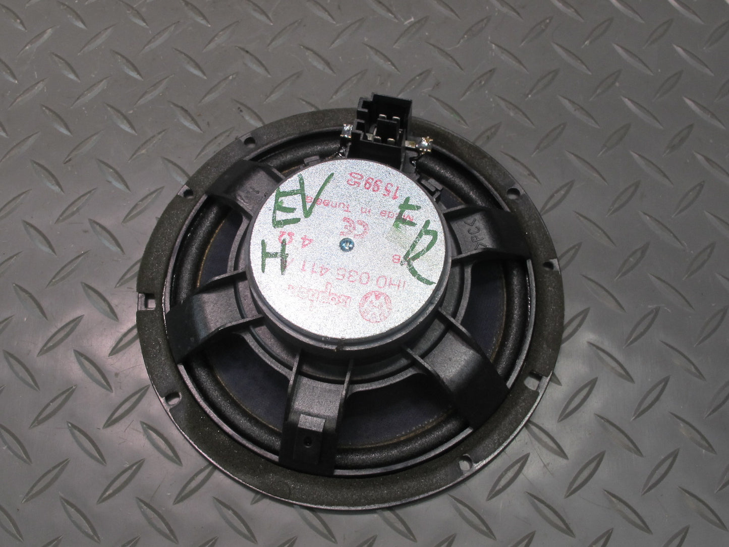 99-03 VW Eurovan T4 Set of 2 Front Left & Right Door Audio Speaker OEM