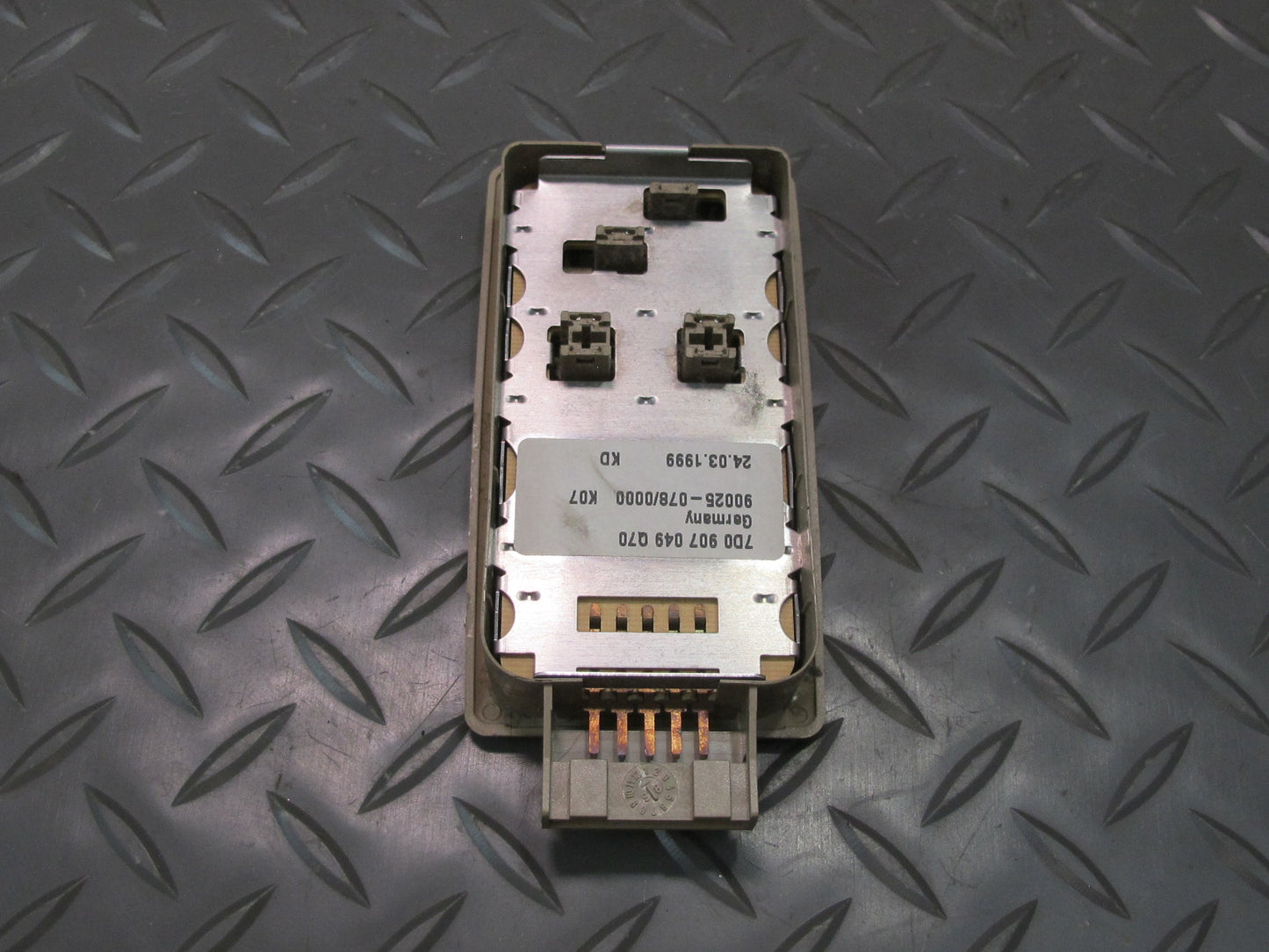 99-03 VW Eurovan T4 Rear A/C Heater Climate Control Switch Panel 7D0907049