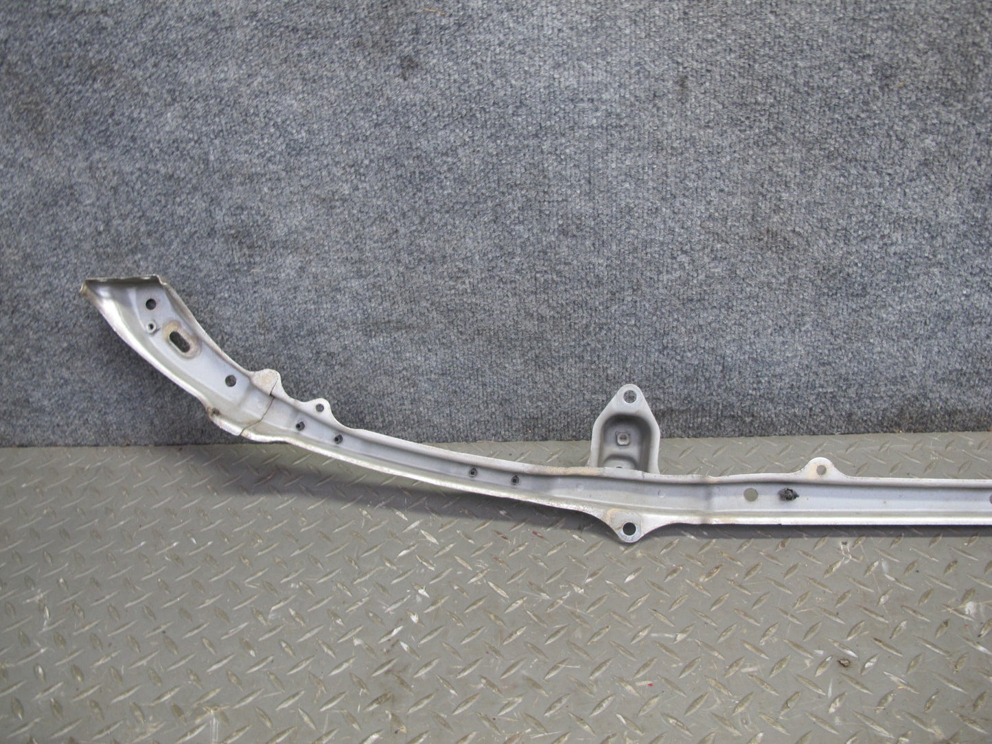 98-00 Lexus UCF20L LS400 Front Bumper Reinforcement Upper Bracket Bar OEM