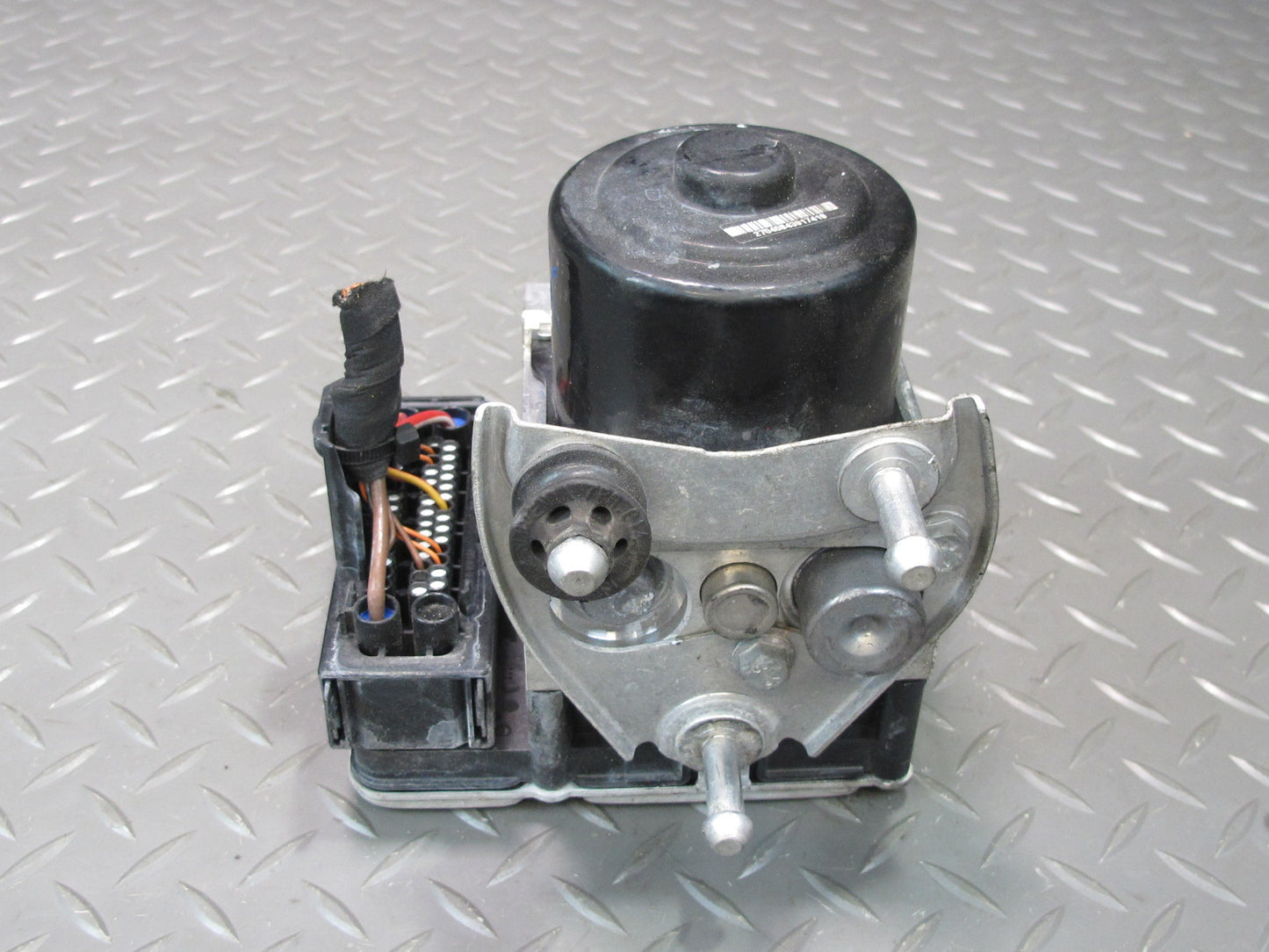 2011-2012 Porsche Cayenne S 958 ABS Anti-lock Brake Pump Module Unit