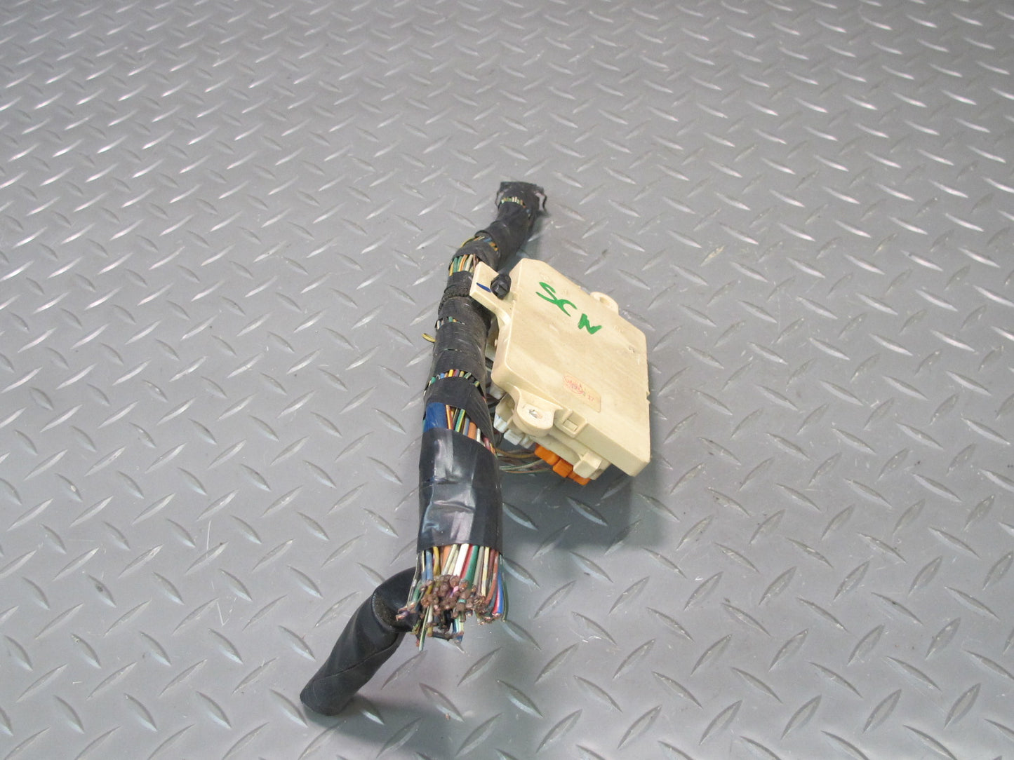 92-00 Lexus JZZ31L SC400 SC300 Interior Cabin Fuse Relay Junction Box OEM