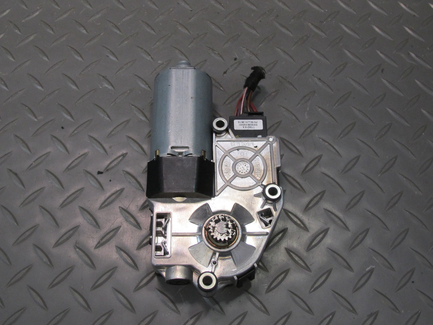 2011-2018 Porsche Cayenne 958 Front Panoramic Sunroof Drive Motor