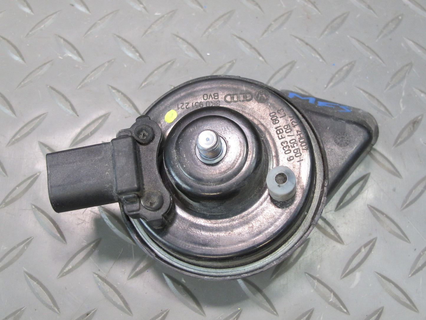 08-16 Audi A5 S5 Set of 2 High & Low Tone Note Pitch Horn Signal OEM