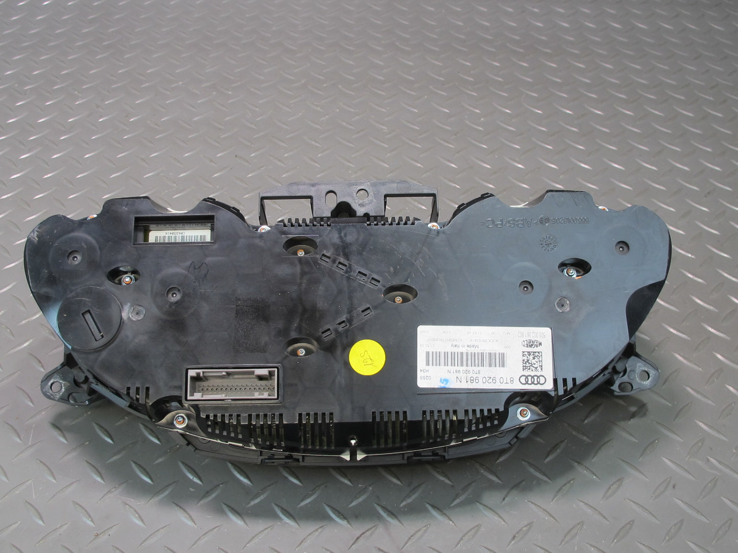 2010 Audi 8T S5 A/T Instrument Cluster Gauge Speedometer 8T0920981N OEM