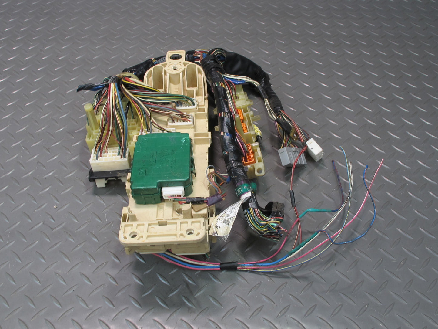 97-98 Lexus JZZ31L SC300 Interior Fuse Relay Box Module w Integration Relay OEM