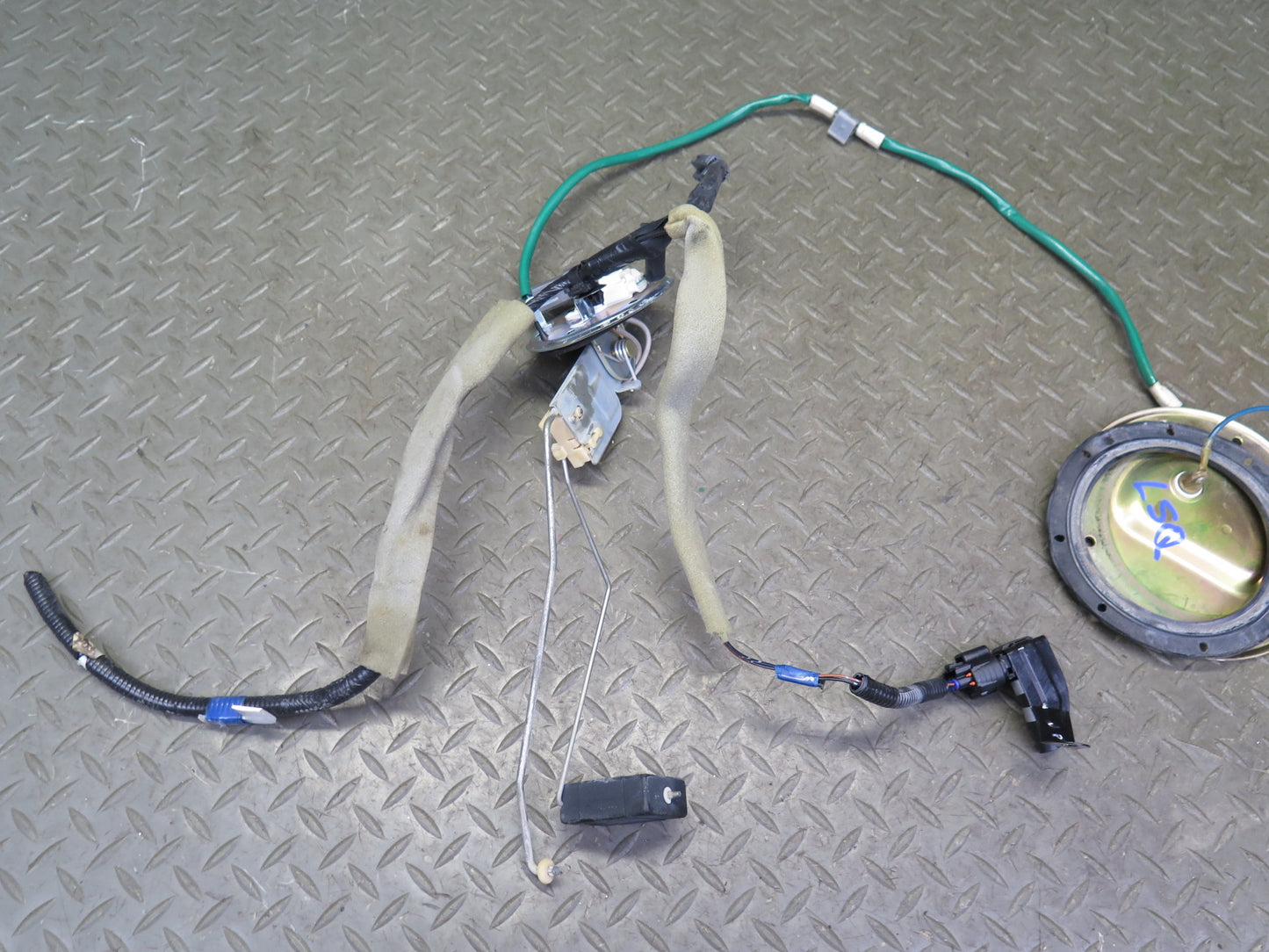 2000 Lexus UCF20L LS400 1UZFE Set of 2 Fuel Pump Level Sensor Sending Unit OEM