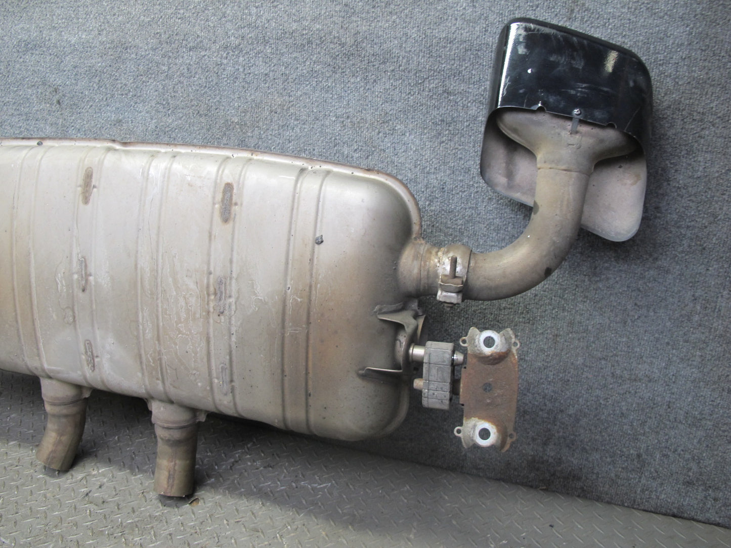 2011-2014 Porsche Cayenne S 958 4.8L NON Turbo Dual Exhaust Muffler W/ Tips