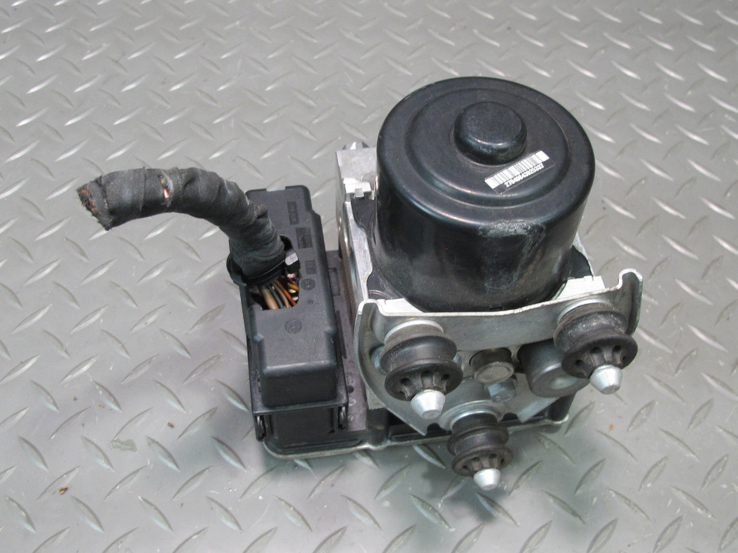 2013-2014 Porsche Cayenne S 958 ABS Anti-lock Brake Pump Module Unit