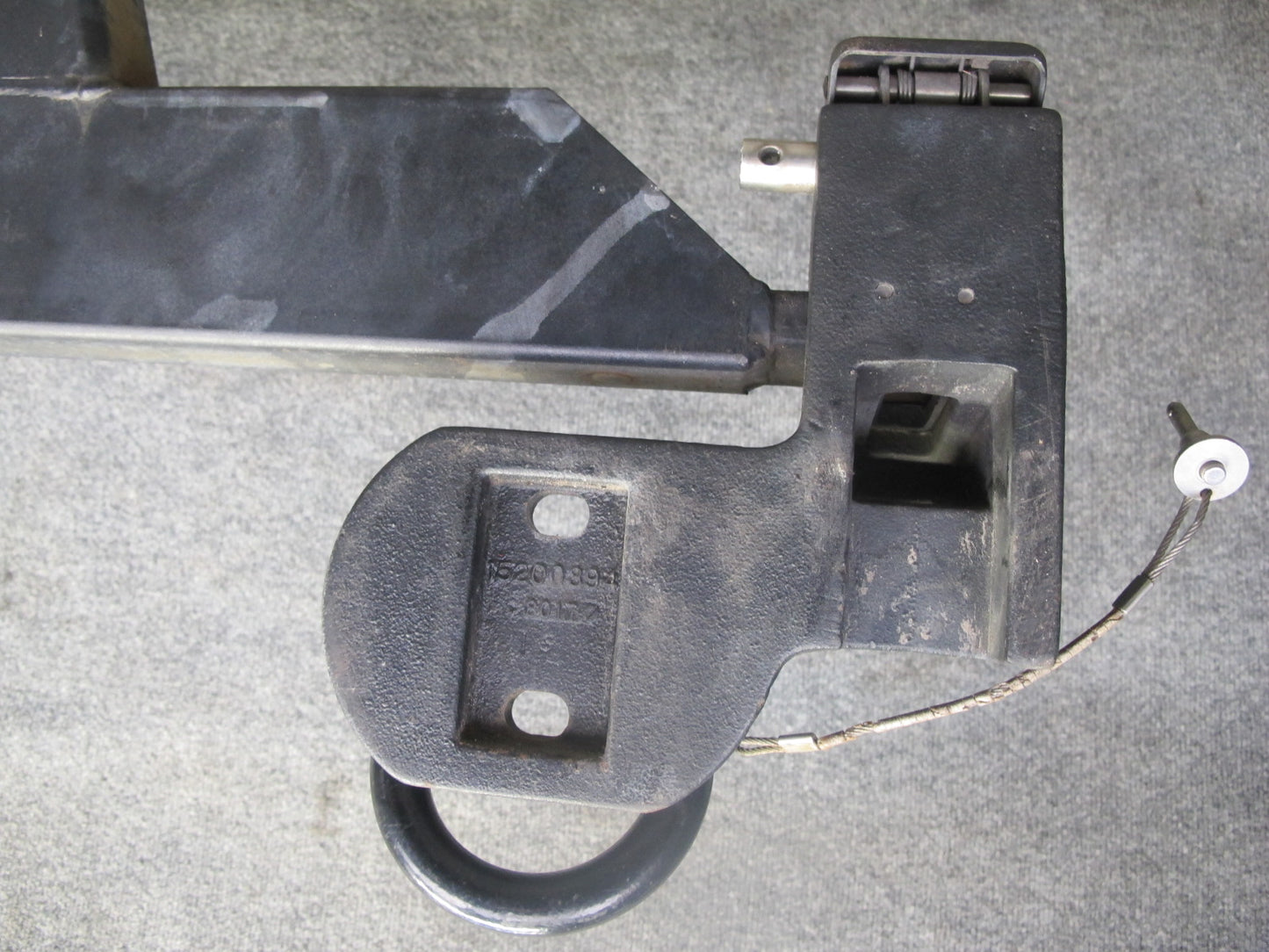 2003-2009 Hummer H2 Rear Trunk Spare Wheel Tire Carrier Holder Bracket