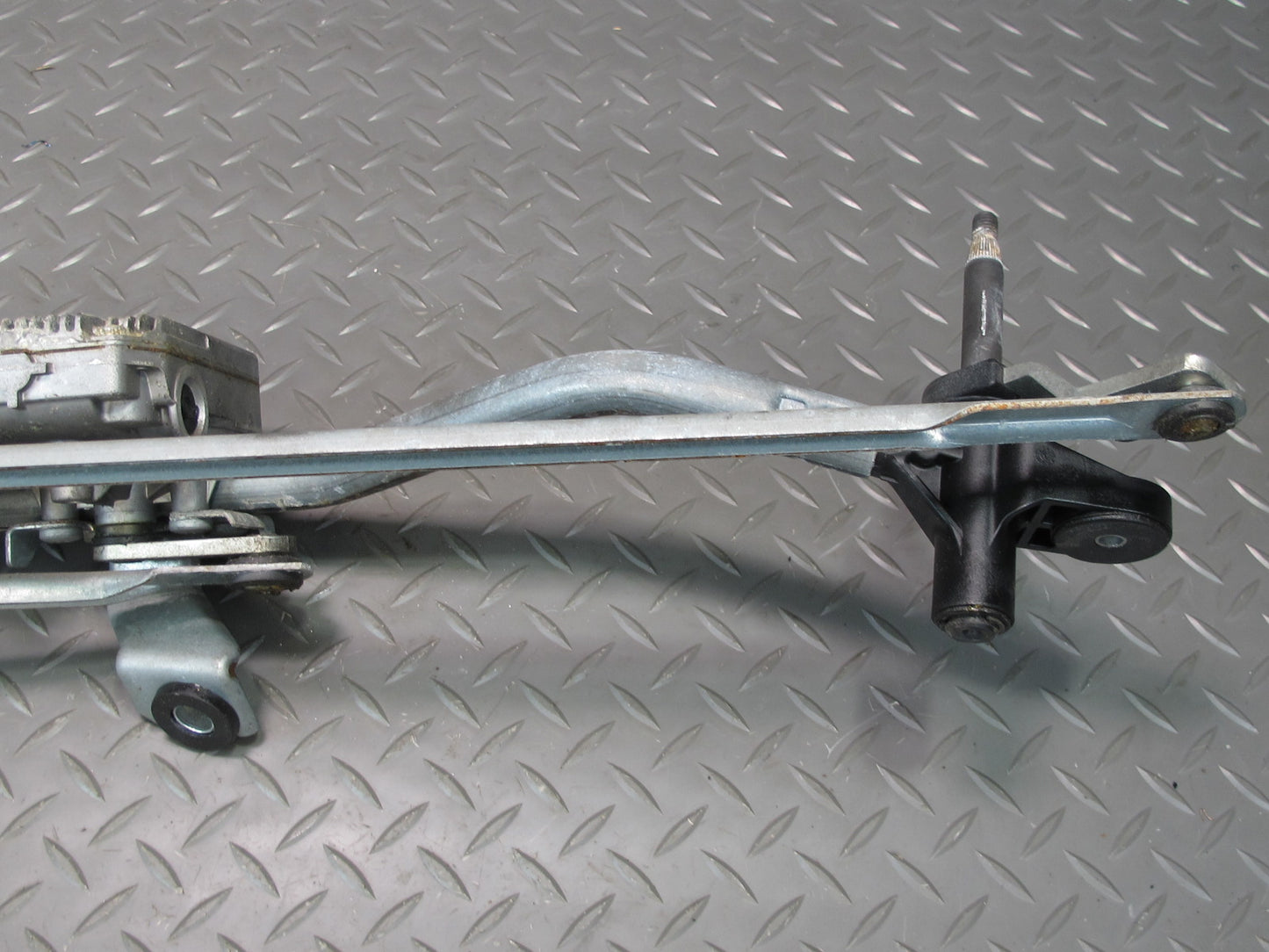 08-17 Audi 8T A5 S5 Coupe Windshield Wiper Transmission Linkage w Motor OEM