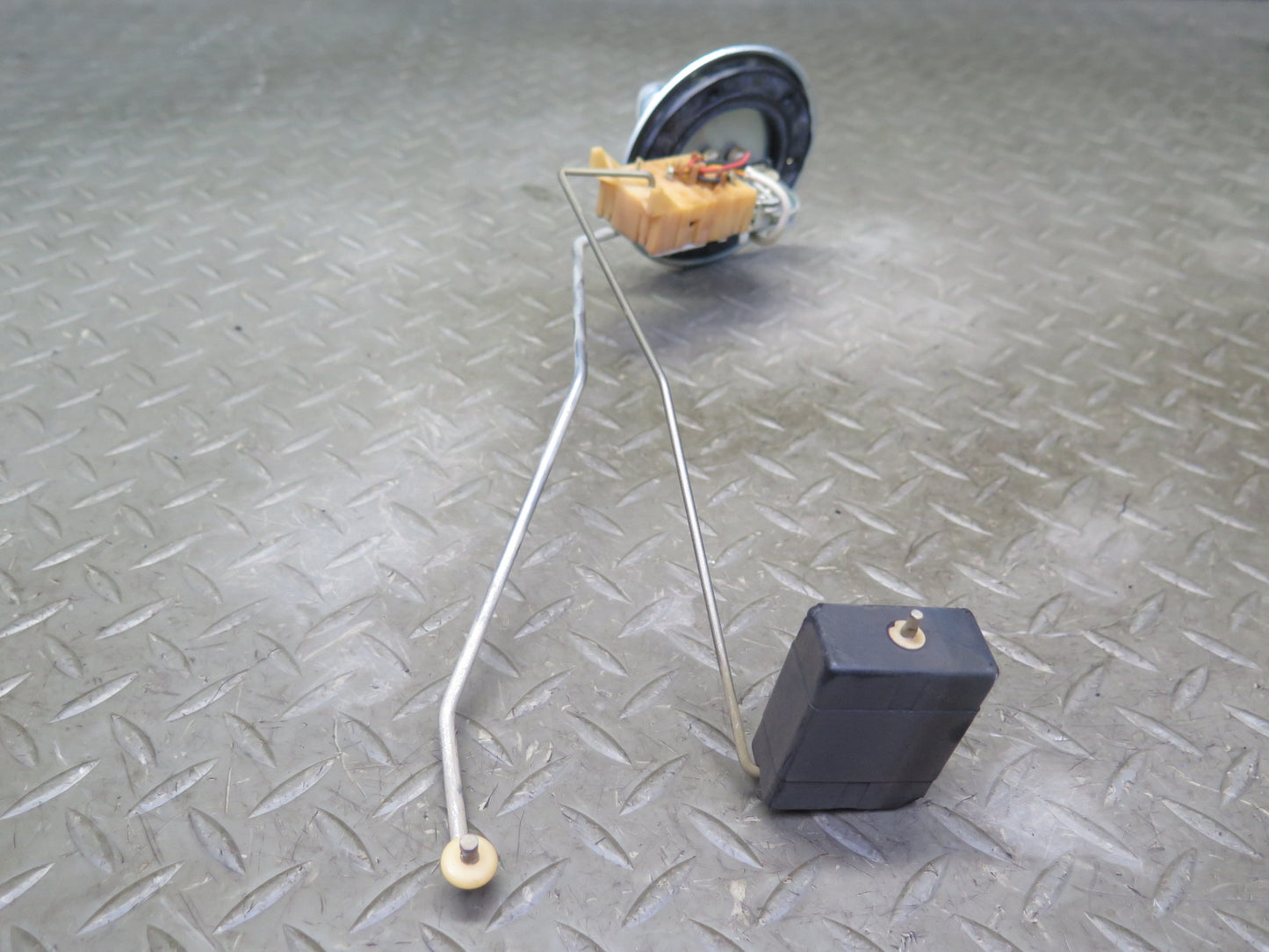 98-99 Lexus UCF20L LS400 1UZFE Set of 2 Fuel Pump Level Sensor Sending Unit OEM