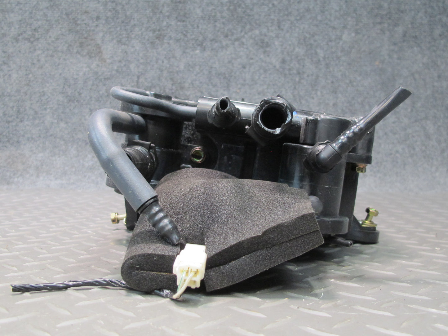 99-00 Lexus UCF20L LS400 Fuel Evap Vapor Charcoal Canister 77740-50080 OEM