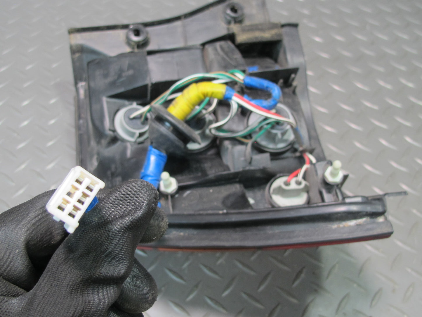 98-00 Lexus UCF20L LS400 Rear Right Side Outer Tail Light Lamp OEM