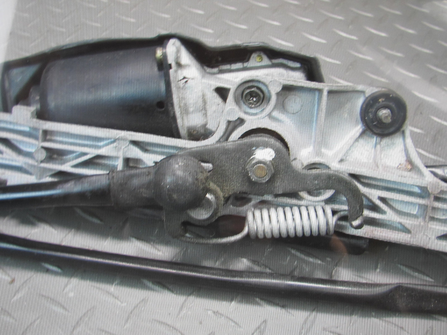 95-00 Lexus UCF20L LS400 Windshield Wiper Transmission Linkage w Motor OEM